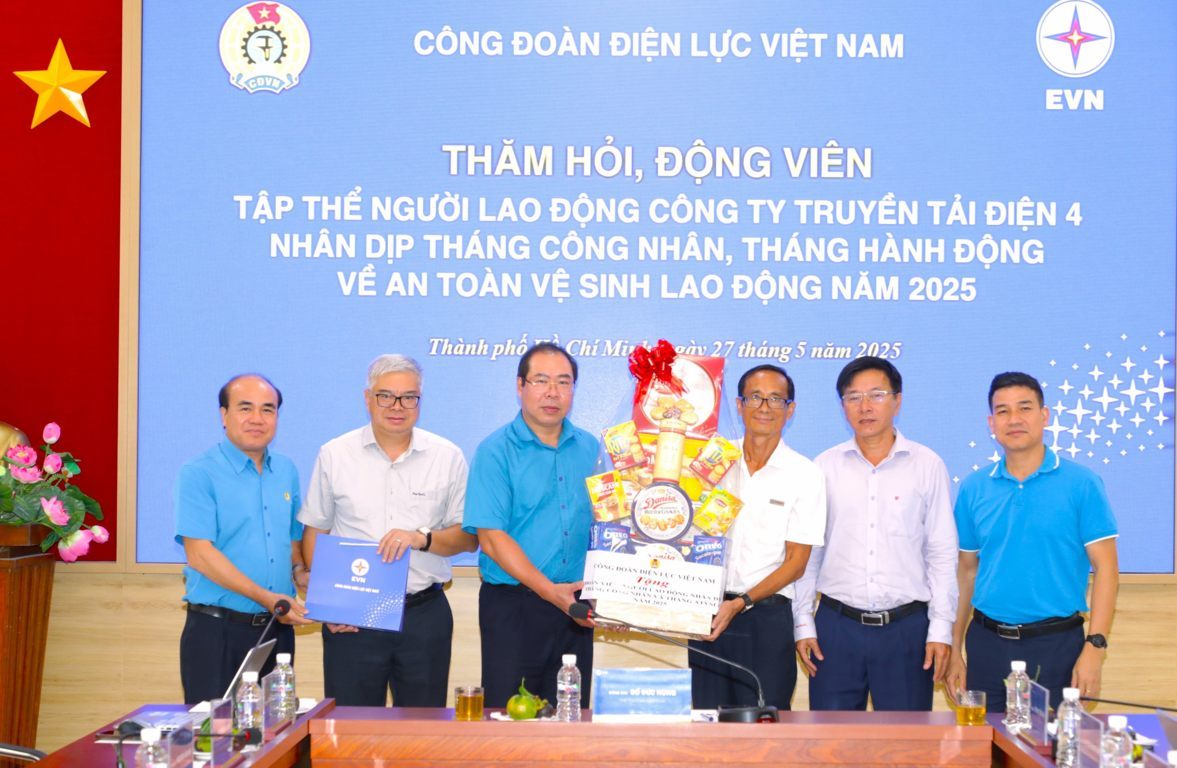 Công đoàn Điện lực Việt Nam thăm hỏi Công ty Truyền tải điện 4 nhân Tháng Công nhân và Tháng hành động ATVSLĐ năm 2025 7