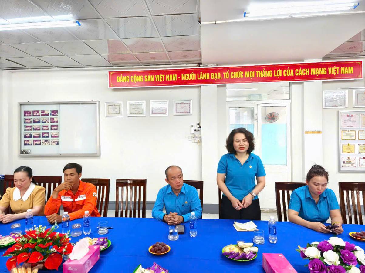 CÔNG ĐOÀN ĐIỆN LỰC VIỆT NAM THĂM HỎI THÁNG CÔNG NHÂN TẠI ĐIỆN LỰC NĂM CĂN - CÔNG TY ĐIỆN LỰC CÀ MAU 1