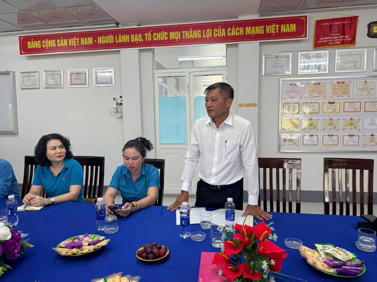CÔNG ĐOÀN ĐIỆN LỰC VIỆT NAM THĂM HỎI THÁNG CÔNG NHÂN TẠI ĐIỆN LỰC NĂM CĂN - CÔNG TY ĐIỆN LỰC CÀ MAU