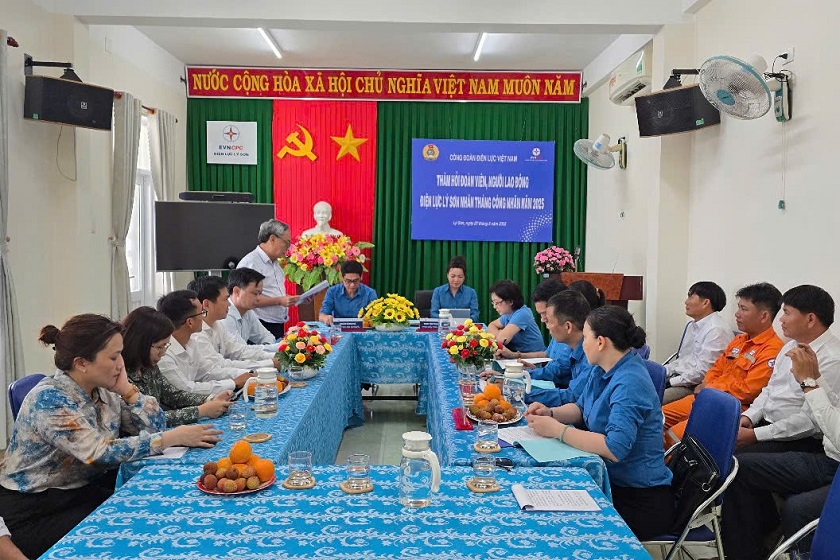 Công đoàn Điện lực Việt Nam thăm Tháng công nhân 2025 tại Quảng Ngãi