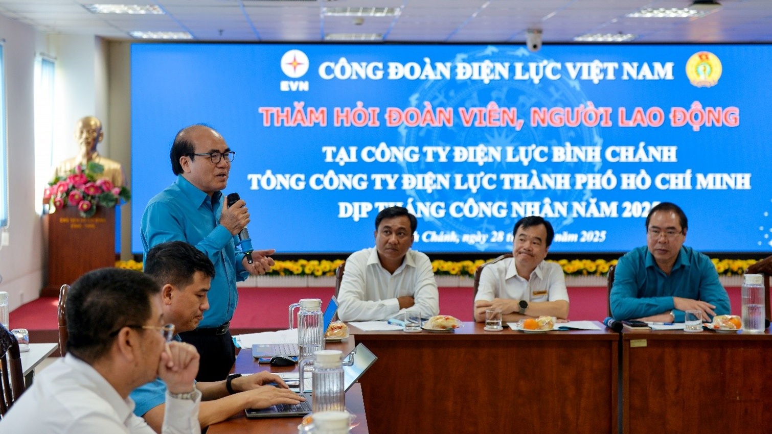 Công đoàn Điện lực Việt Nam tổ chức thăm hỏi, động viên người lao động nhân Tháng Công nhân năm 2025 3