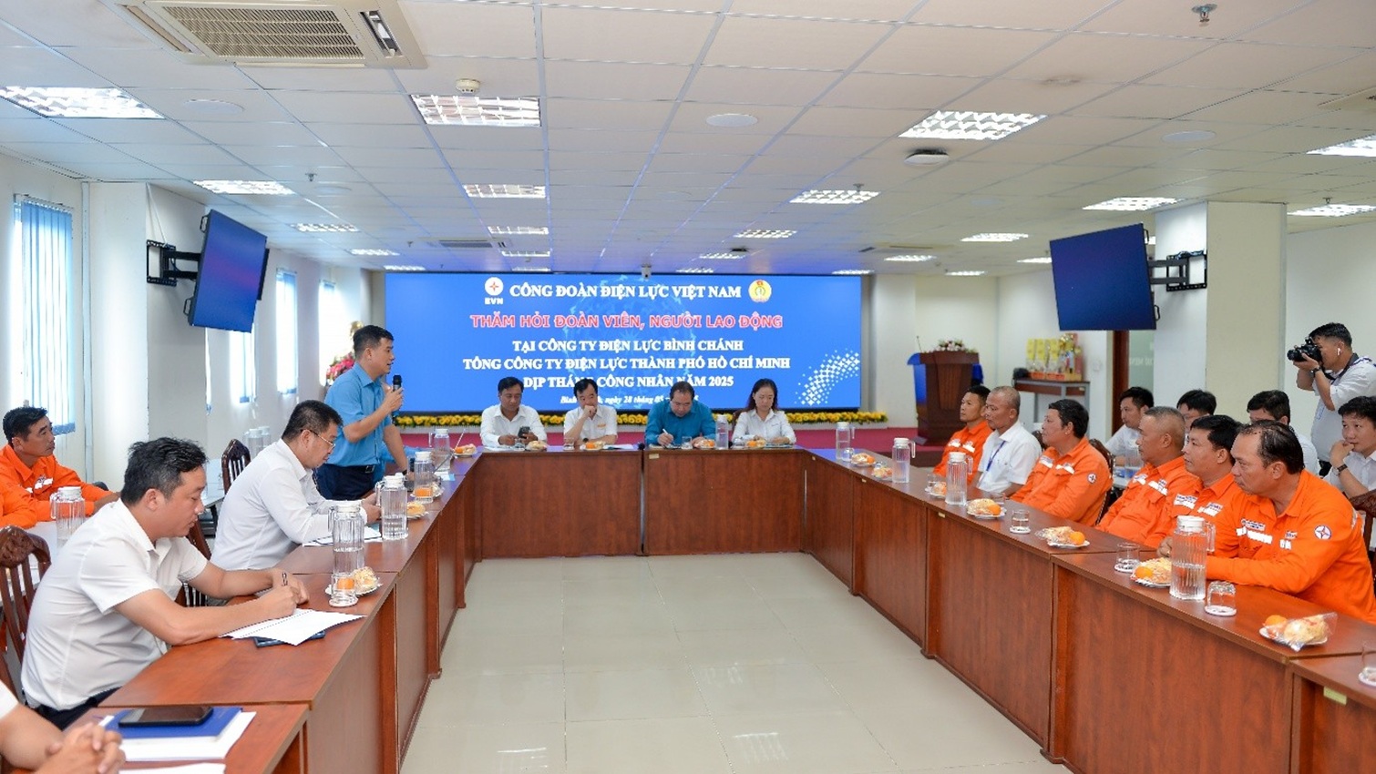 Công đoàn Điện lực Việt Nam tổ chức thăm hỏi, động viên người lao động nhân Tháng Công nhân năm 2025 4