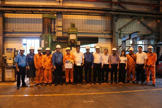 Công đoàn Điện lực Việt Nam và Tổng công ty Phát điện 1 thăm, động viên người lao động Công ty Nhiệt điện Duyên Hải nhân Tháng Công nhân 1