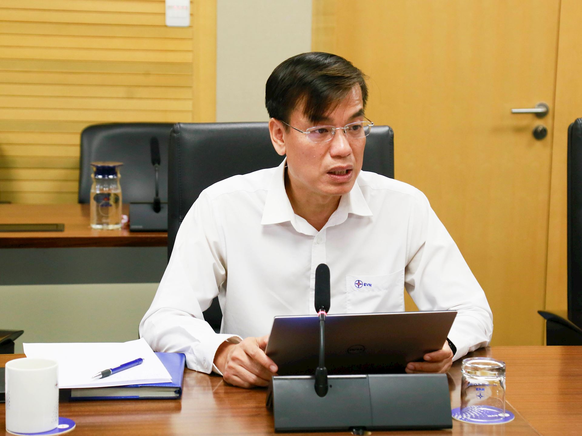 Công đoàn ĐLVN: Đối thoại tại nơi làm việc về dự thảo Quy chế phân phối tiền lương EVN năm 2025. 1