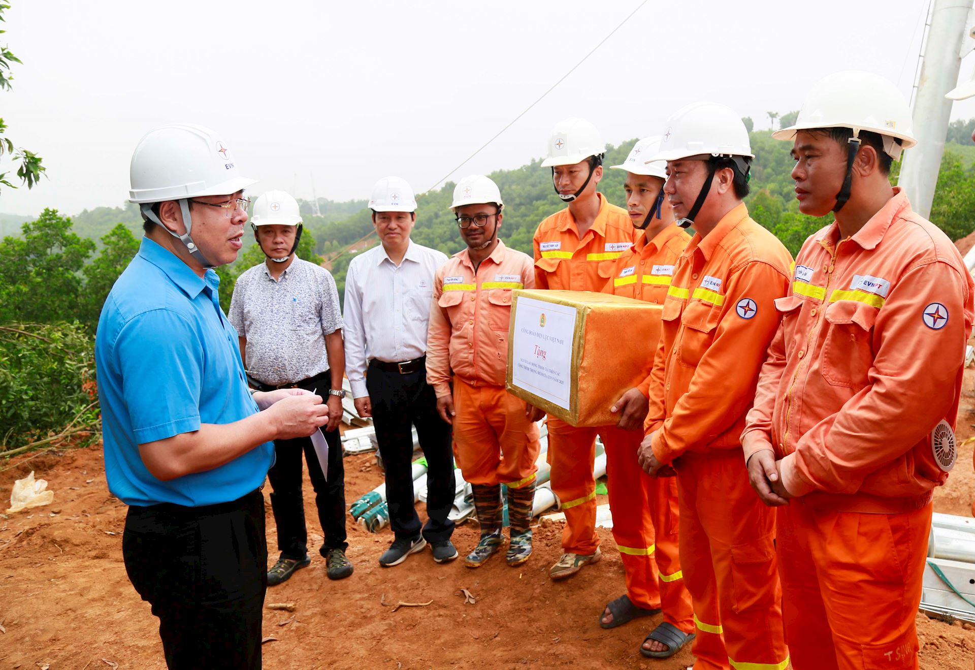 Công đoàn ĐLVN: Đồng hành trên tuyến lửa – Tiếp sức lực lượng thi công đường dây 500kV Lào Cai – Vĩnh Yên 3
