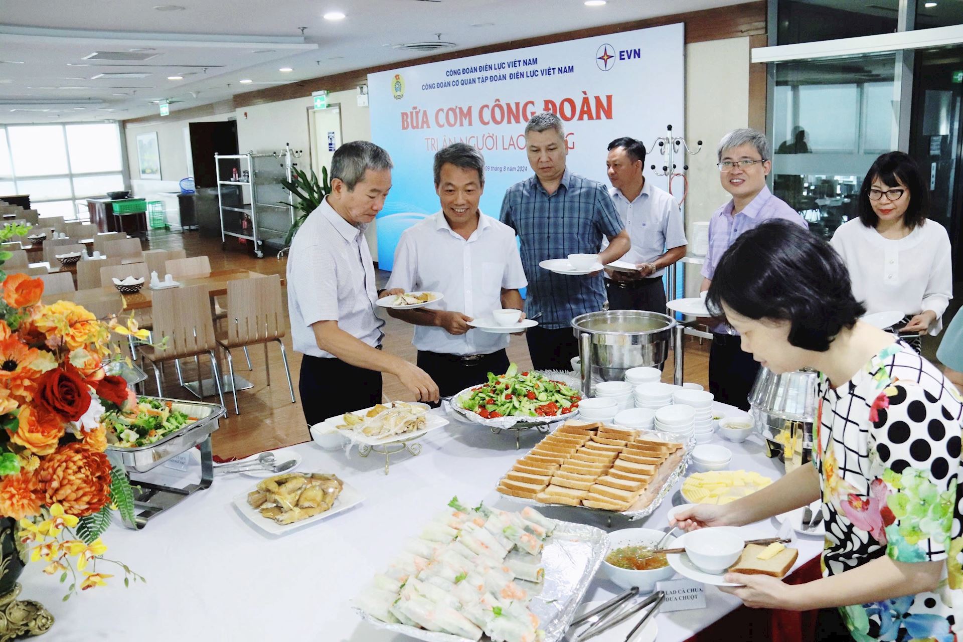 Công đoàn ĐLVN: Hướng dẫn Chương trình “Bữa cơm Công đoàn” năm 2025