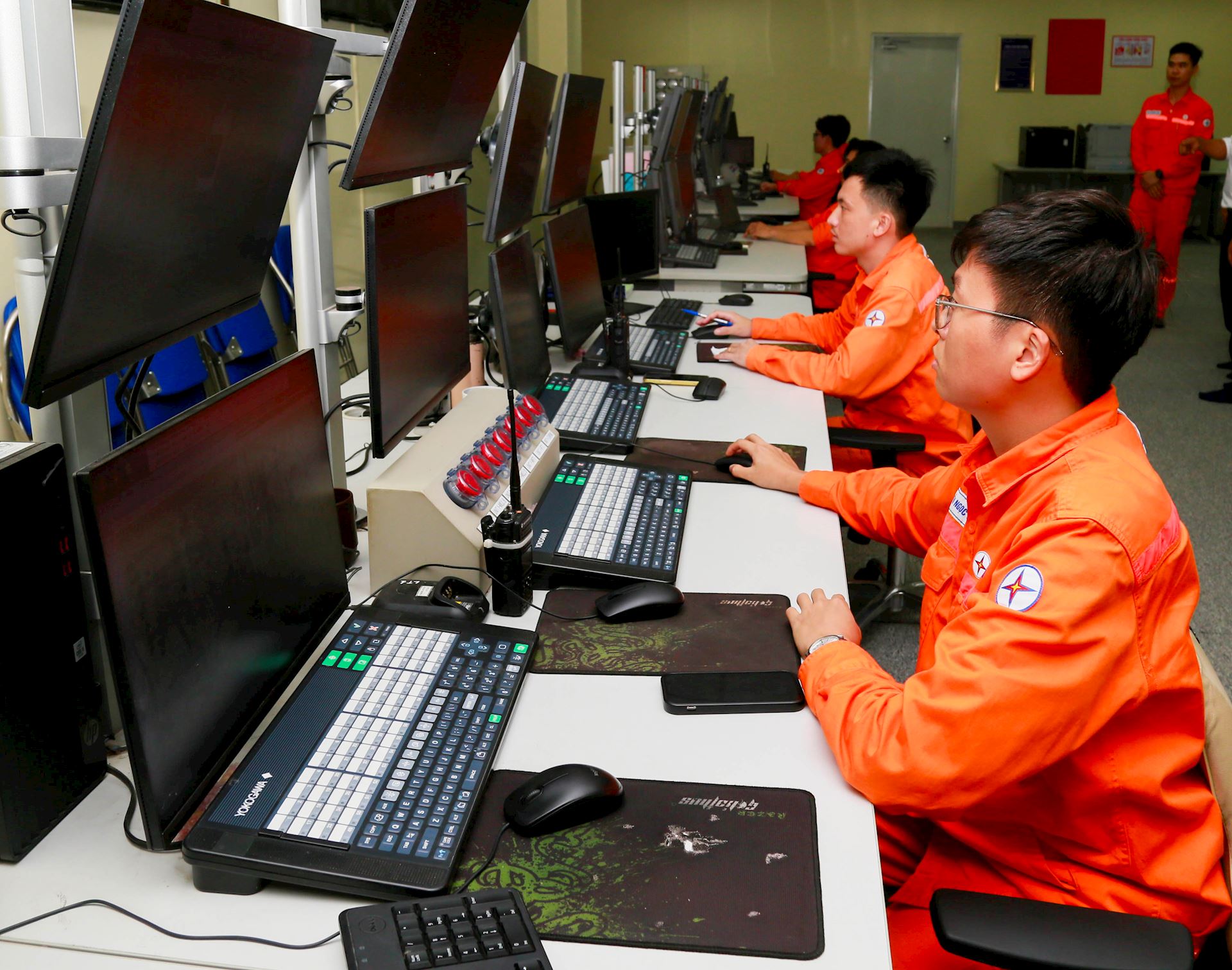 Công đoàn ĐLVN kiểm tra phong trào thi đua đảm bảo cung cấp điện an toàn, ổn định mùa nắng nóng 2025 11