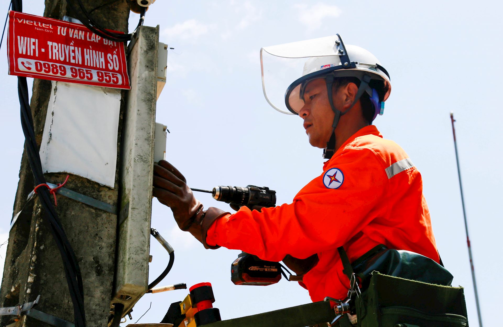 Công đoàn ĐLVN kiểm tra phong trào thi đua đảm bảo cung cấp điện an toàn, ổn định mùa nắng nóng 2025 7