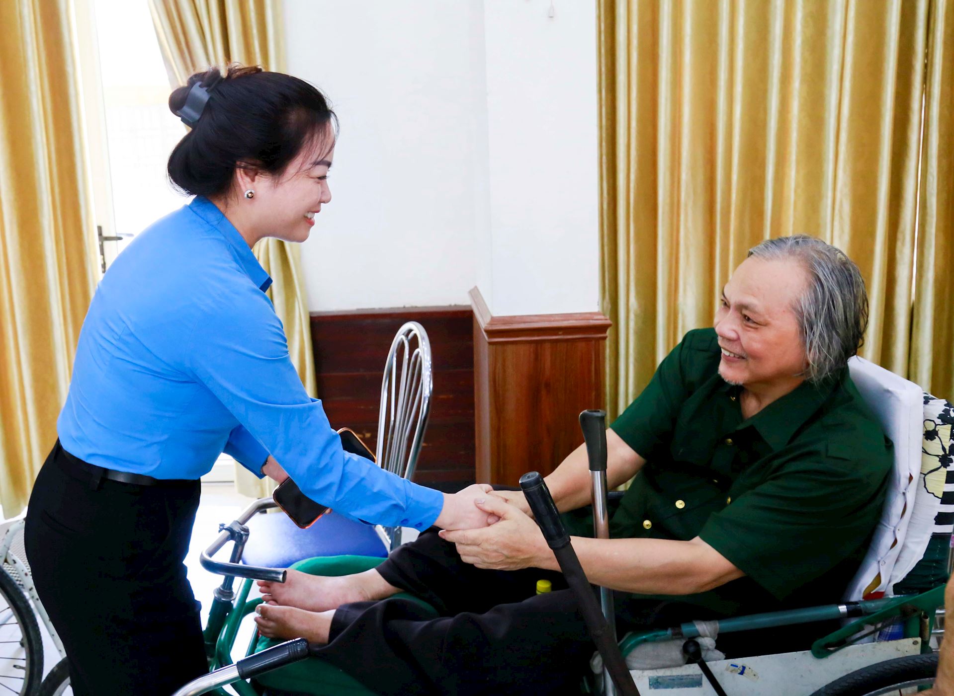 Công đoàn ĐLVN thăm hỏi, tặng quà các Trung tâm điều dưỡng Thương binh nhân ngày 27/7 6