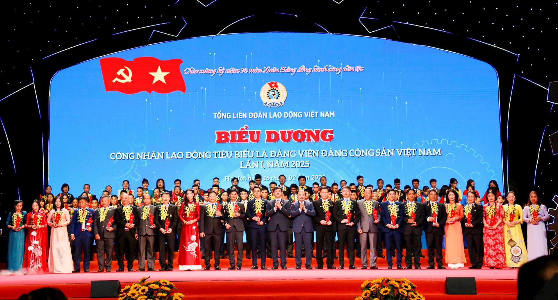 Công đoàn ĐLVN vinh dự có 02 Đảng viên là công nhân lao động tiêu biểu được Tổng Liên đoàn Lao động biểu dương 2