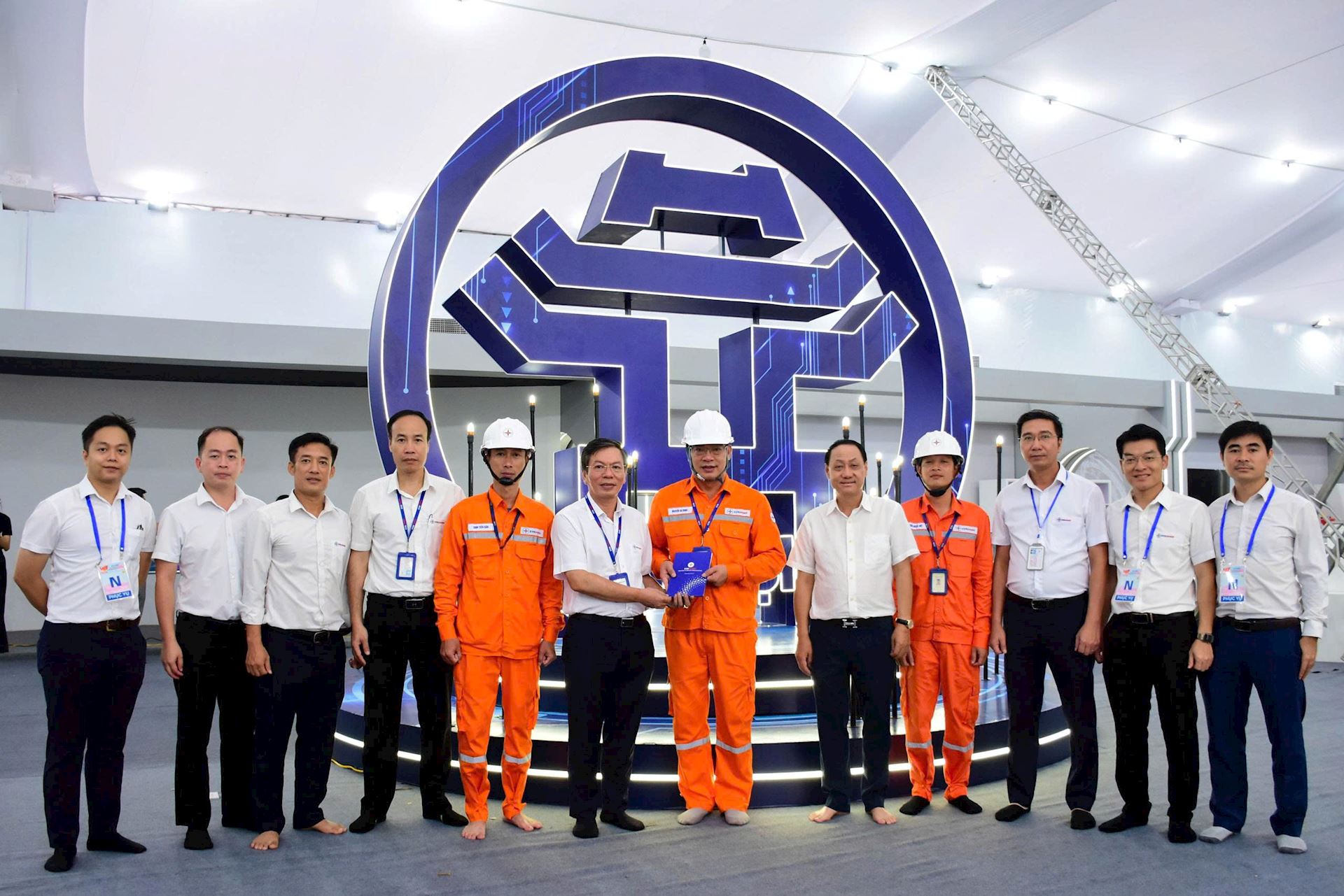 Công đoàn EVNHANOI đồng hành cùng chuyên môn đảm bảo điện cho Đại lễ A80 3