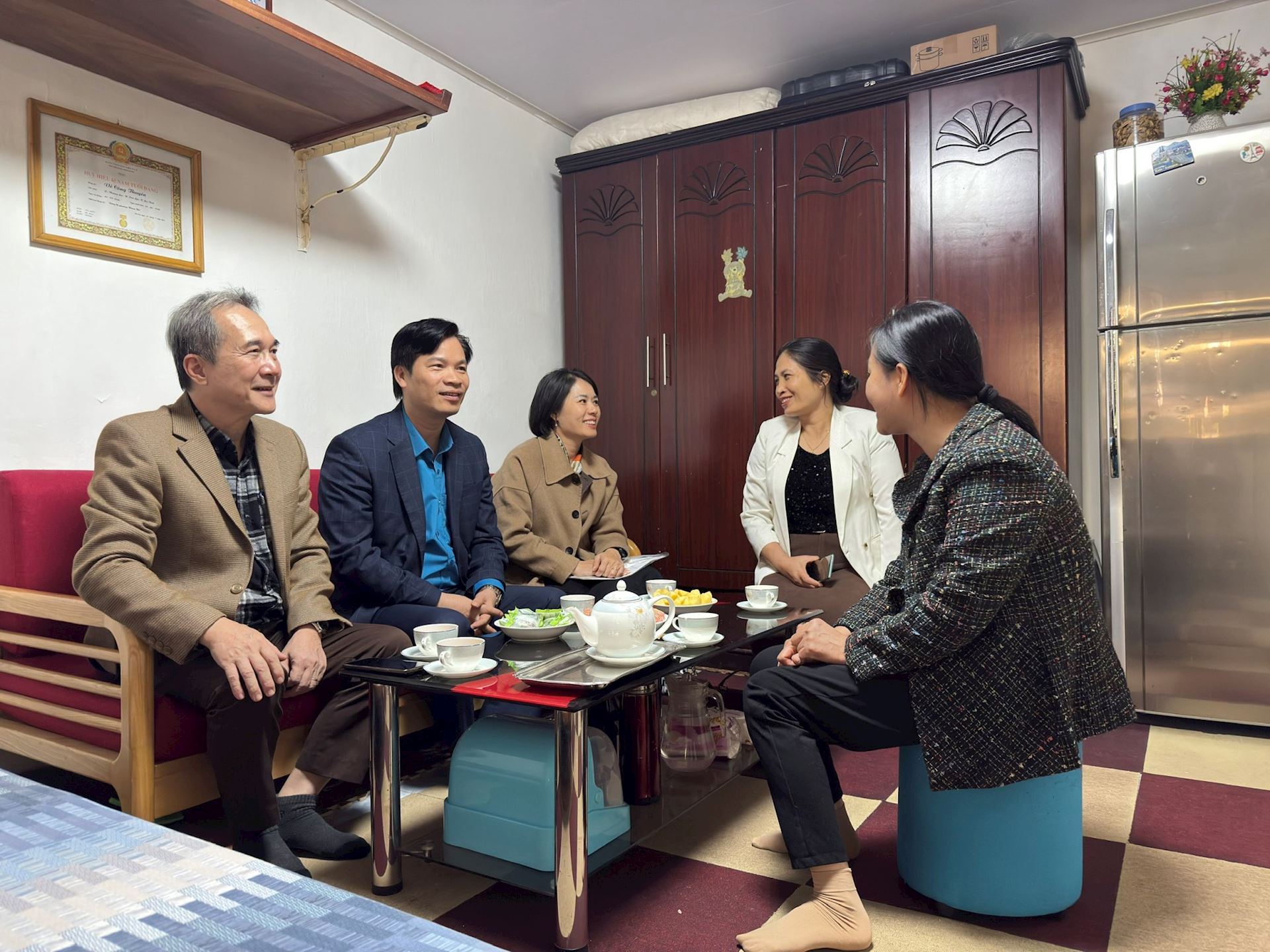 Công đoàn EVNHANOI trao kinh phí hỗ trợ sửa chữa nhà “Mái ấm Công đoàn” năm 2025 cho đoàn viên có hoàn cảnh khó khăn