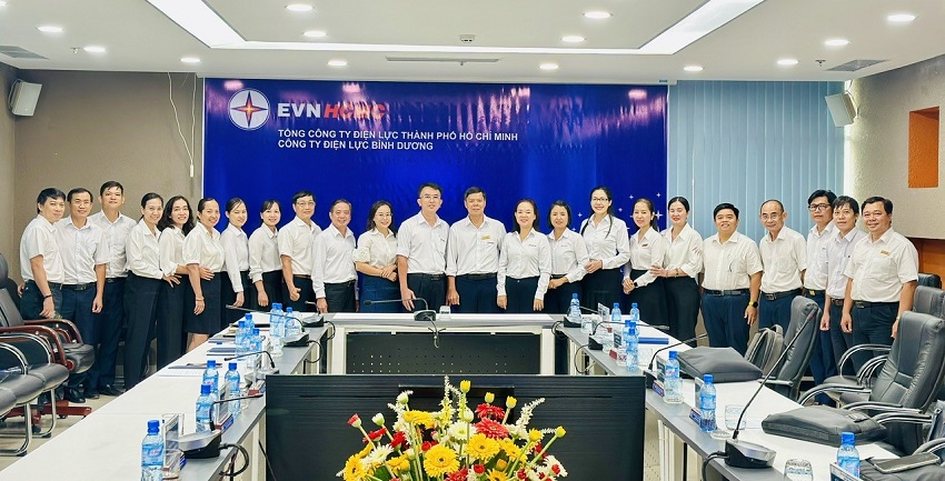 Công đoàn EVNHCMC làm việc với PC Bình Dương: Thấu hiểu tâm tư người lao động, củng cố tổ chức Công đoàn cơ sở 7