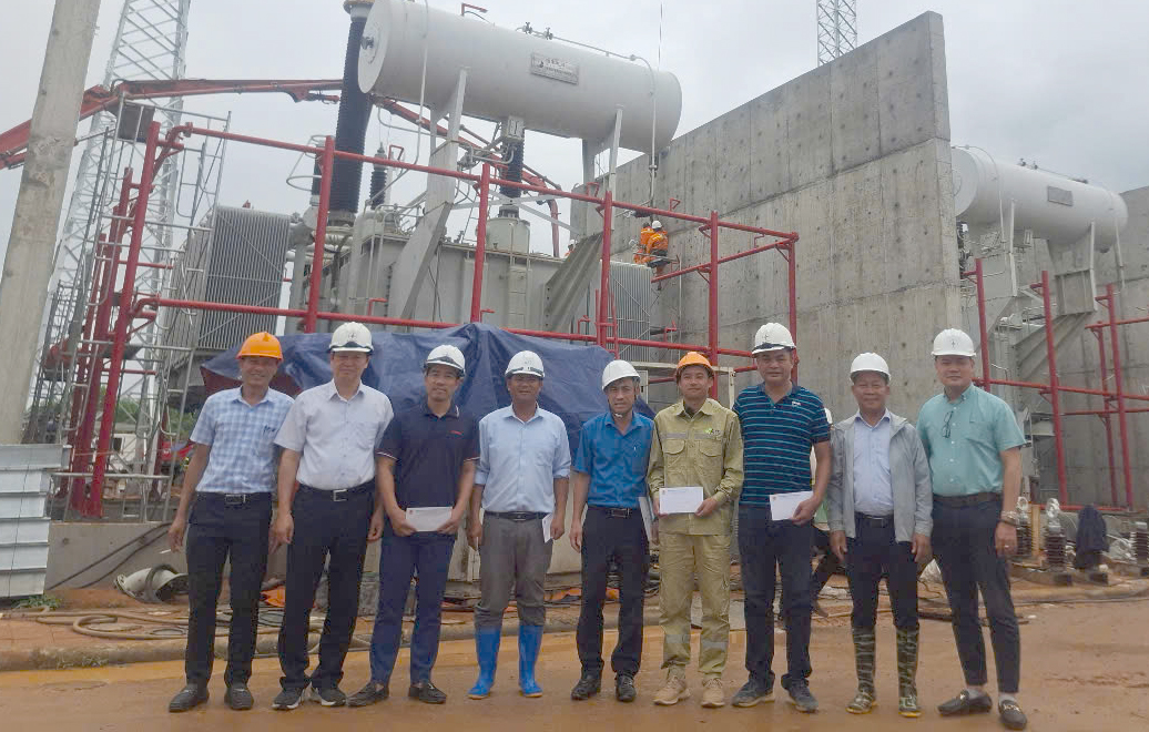 Công đoàn EVNNPT động viên người lao động thi công Dự án Nâng công suất Trạm biến áp 500kV Việt Trì 1