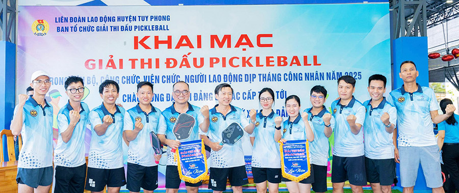 Công đoàn Nhà máy Nhiệt điện Vĩnh Tân 4 đạt thành tích cao tại Giải pickleball huyện Tuy Phong năm 2025 1