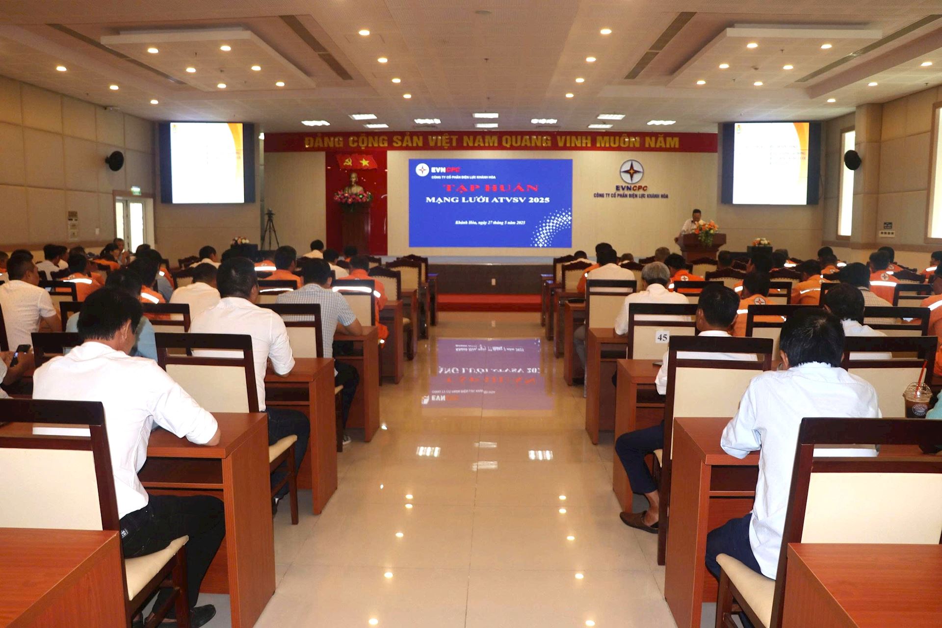 Công đoàn PC Khánh Hòa: Tổ chức tập huấn mạng lưới ATVSV năm 2025