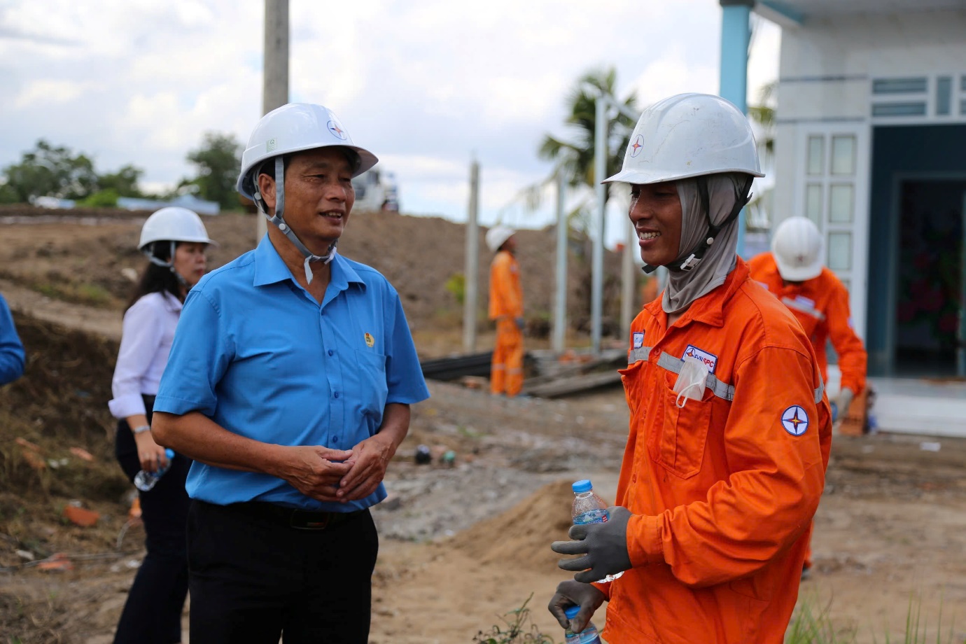 Công đoàn Tổng công ty Điện lực miền Nam đồng hành cùng chuyên môn, thi đua hoàn thành đóng điện các công trình trọng điểm. 7