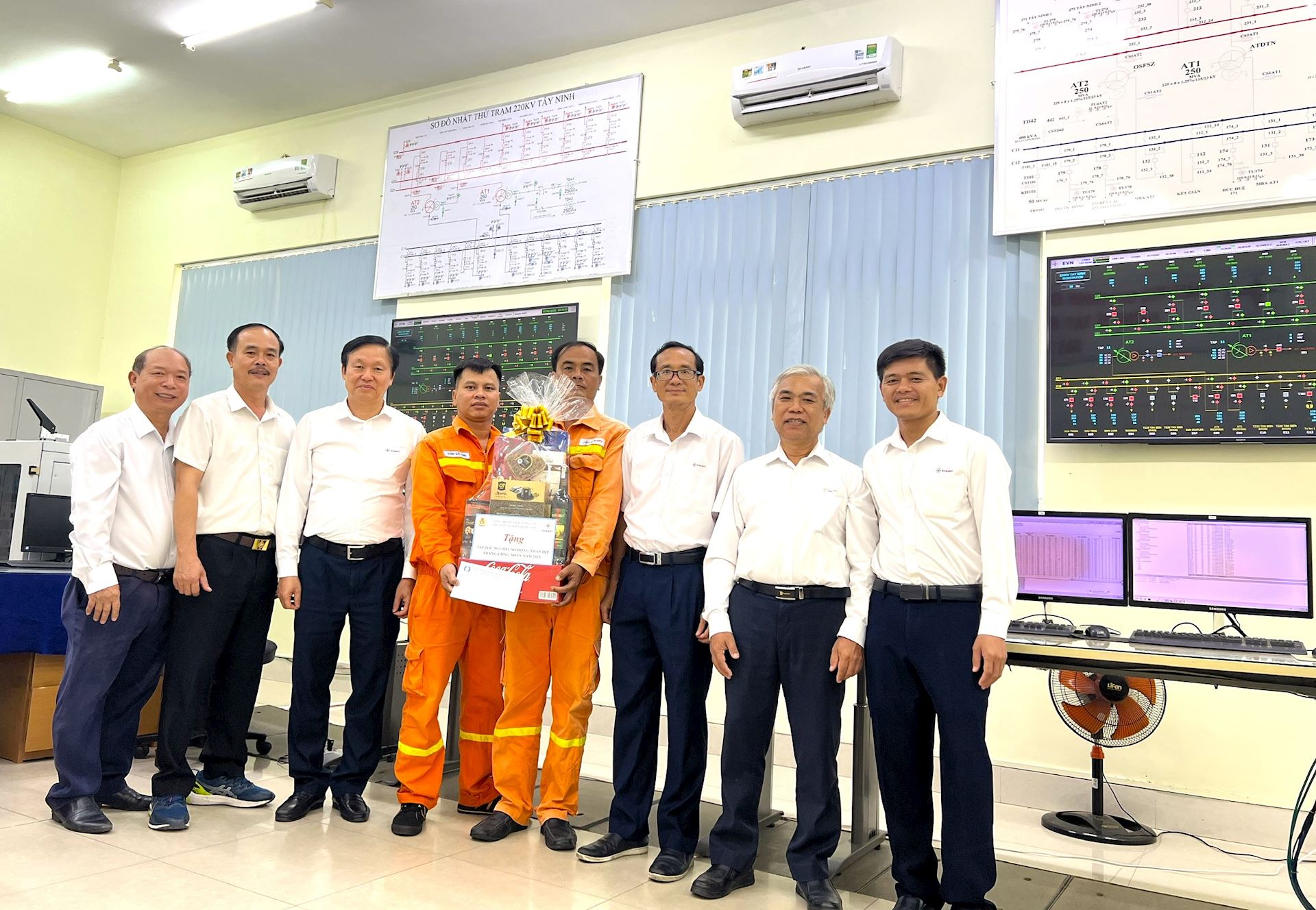 Công đoàn Tổng công ty Truyền tải điện Quốc gia trong chuỗi hoạt động nhân Tháng Công nhân và Tháng hành động ATVSLĐ năm 2025 tại các đơn vị thuộc Công ty Truyền tải điện 4 