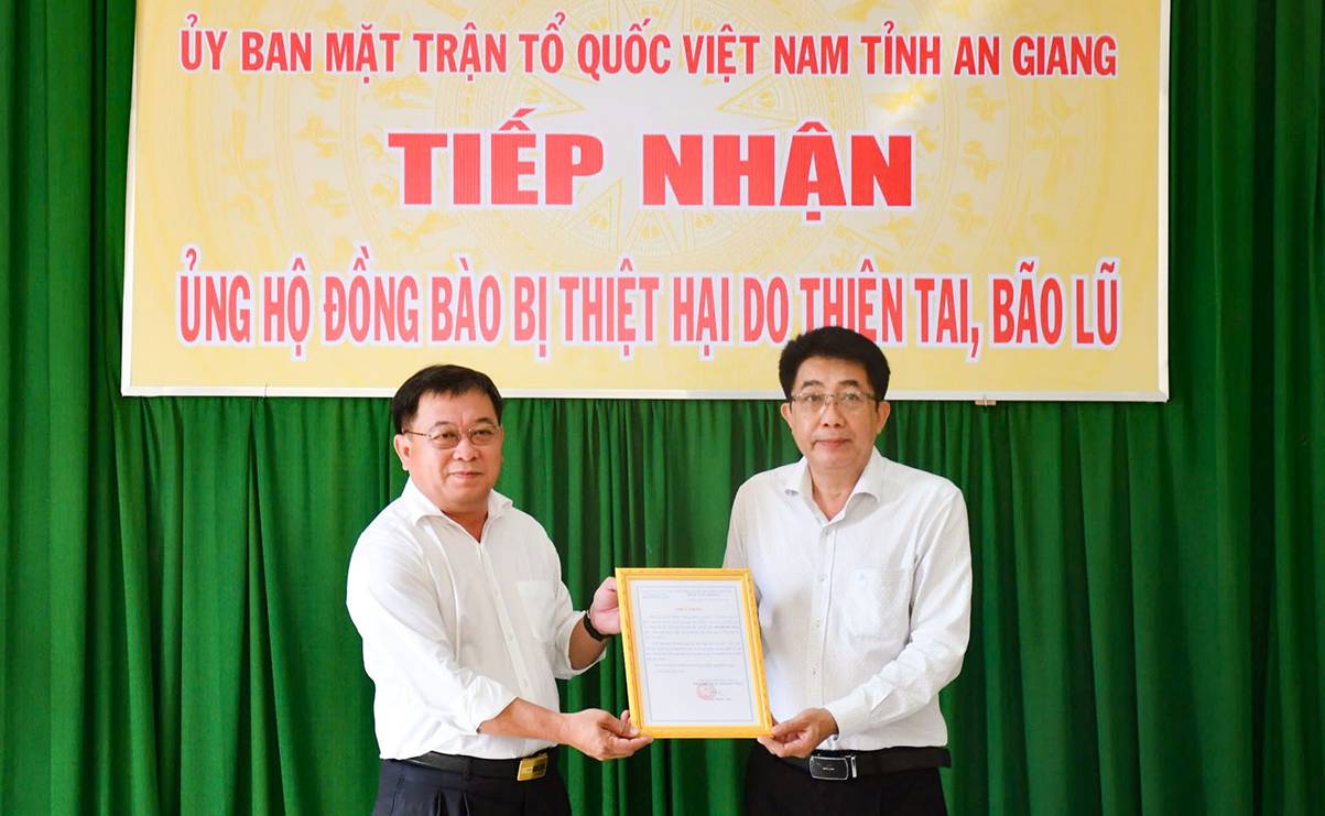 Công ty Điện lực An Giang ủng hộ, hỗ trợ đồng bào bị thiệt hại do thiên tai, bão lũ 2