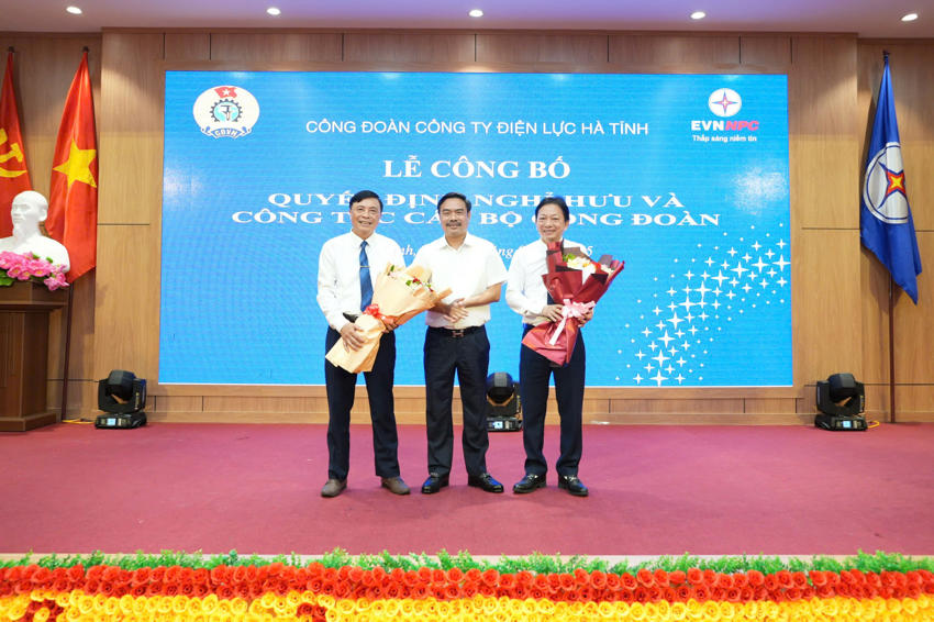 Công ty Điện lực Hà Tĩnh tổ chức Lễ công bố Quyết định nghỉ hưu và công tác cán bộ Công đoàn 2