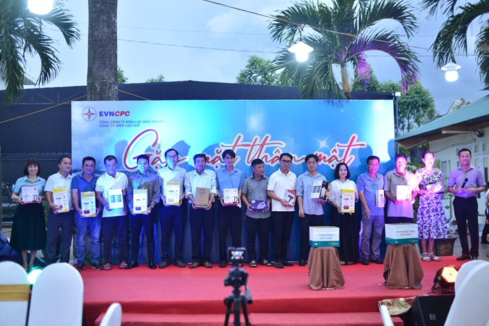 Công ty Điện lực Huế gặp mặt thân mật toàn thể CBCNV 3