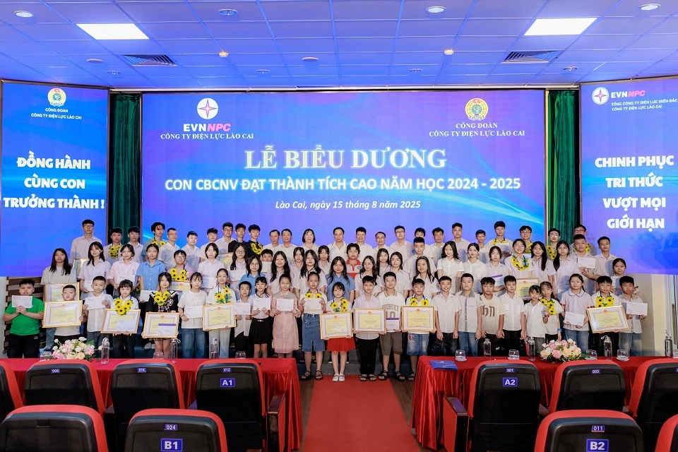 Công ty Điện lực Lào Cai: Vinh danh Con Cán bộ công nhân viên đạt thành tích cao năm học 2024