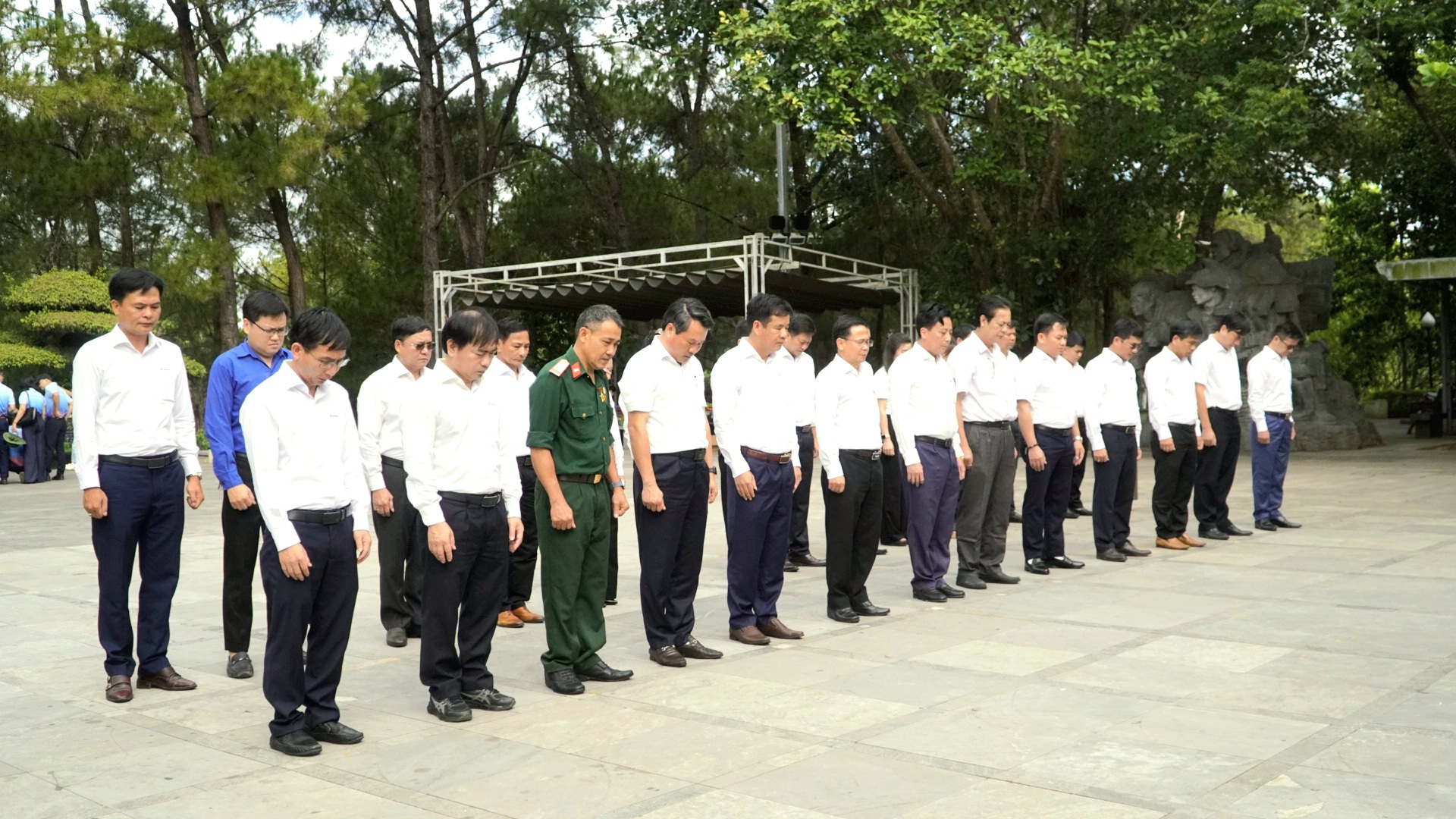 Công ty Điện lực Quảng Trị tri ân các anh hùng liệt sỹ 1