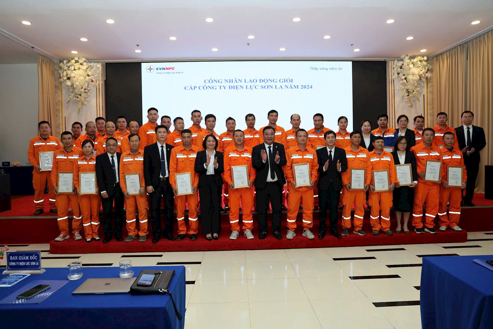 Công ty Điện lực Sơn La đẩy mạnh phong trào thi đua 1