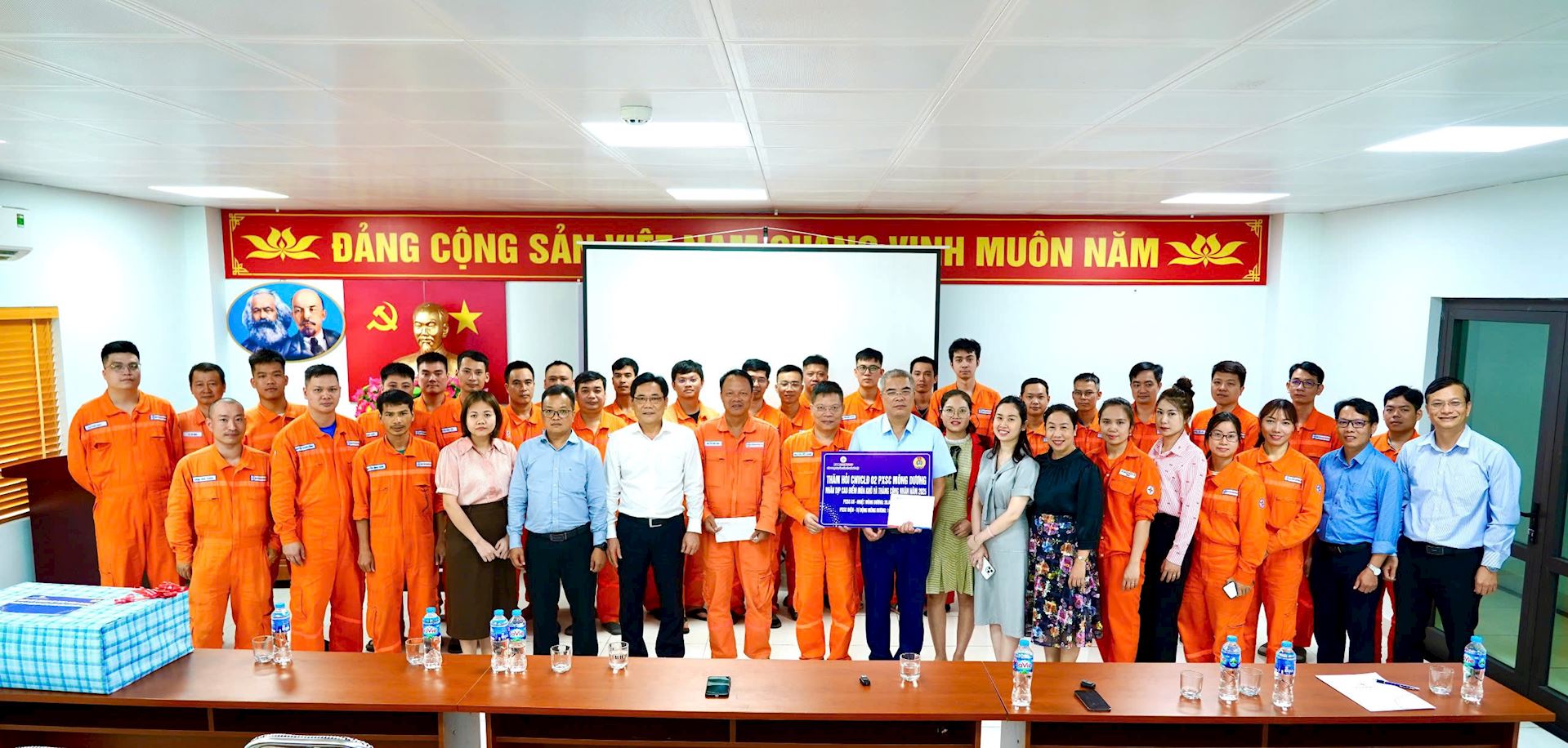 CÔNG TY EPS HƯỞNG ỨNG THÁNG CÔNG NHÂN 2025 – TRI ÂN VÀ HÀNH ĐỘNG VÌ NGƯỜI LAO ĐỘNG 2