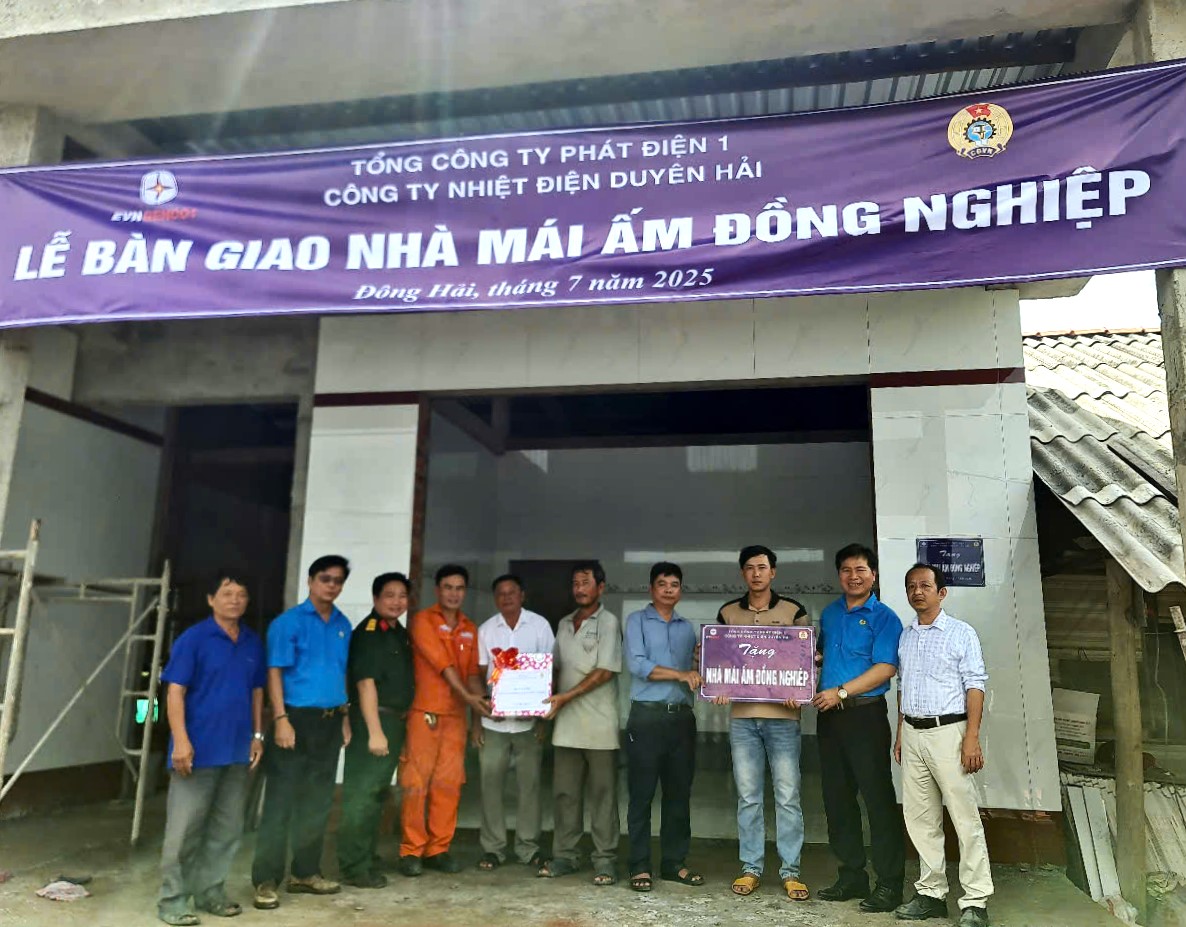 Công ty Nhiệt điện Duyên Hải bàn giao 2 căn nhà