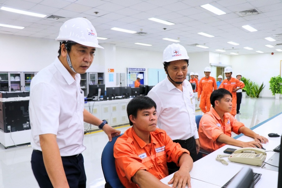 CÔNG TY NHIỆT ĐIỆN VĨNH TÂN SÁT CÁNH CÙNG NGƯỜI LAO ĐỘNG, ĐẢM BẢO VẬN HÀNH MÙA KHÔ 1