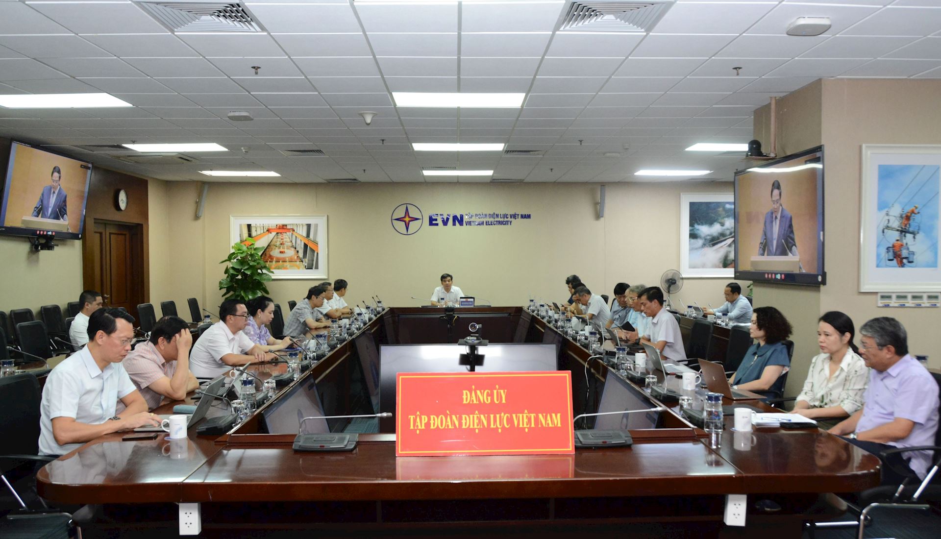 Đảng ủy EVN tham dự Hội nghị toàn quốc quán triệt, triển khai thực hiện 4 Nghị quyết của Bộ Chính trị 1