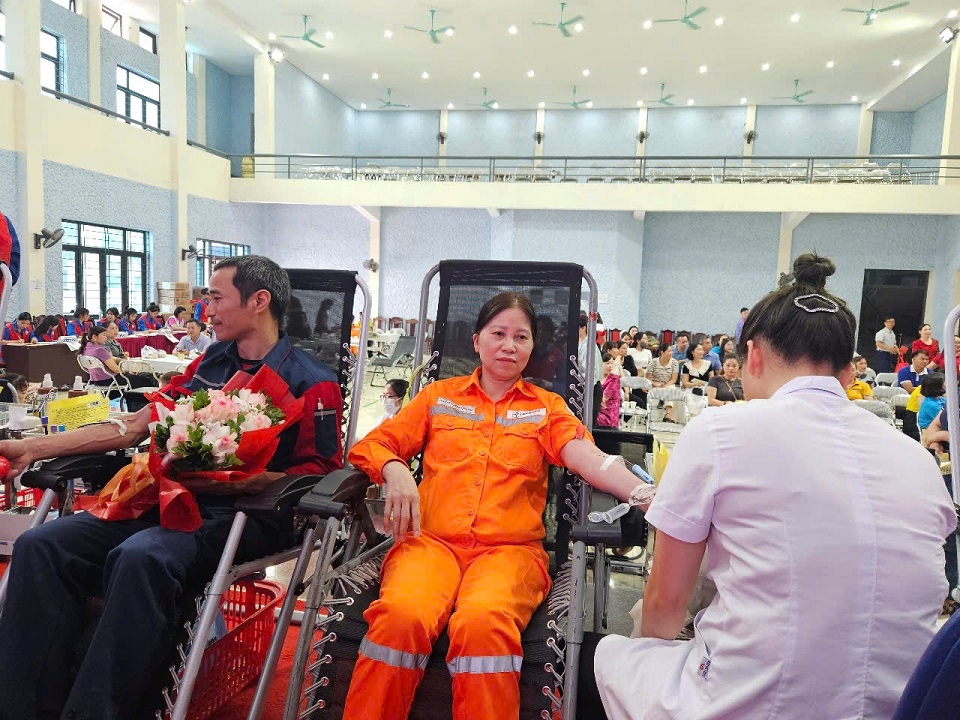 Điện lực Bảo Thắng lan toả tinh thần nhân ái qua “Ngày hội hiến máu tình nguyện” năm 2025 1