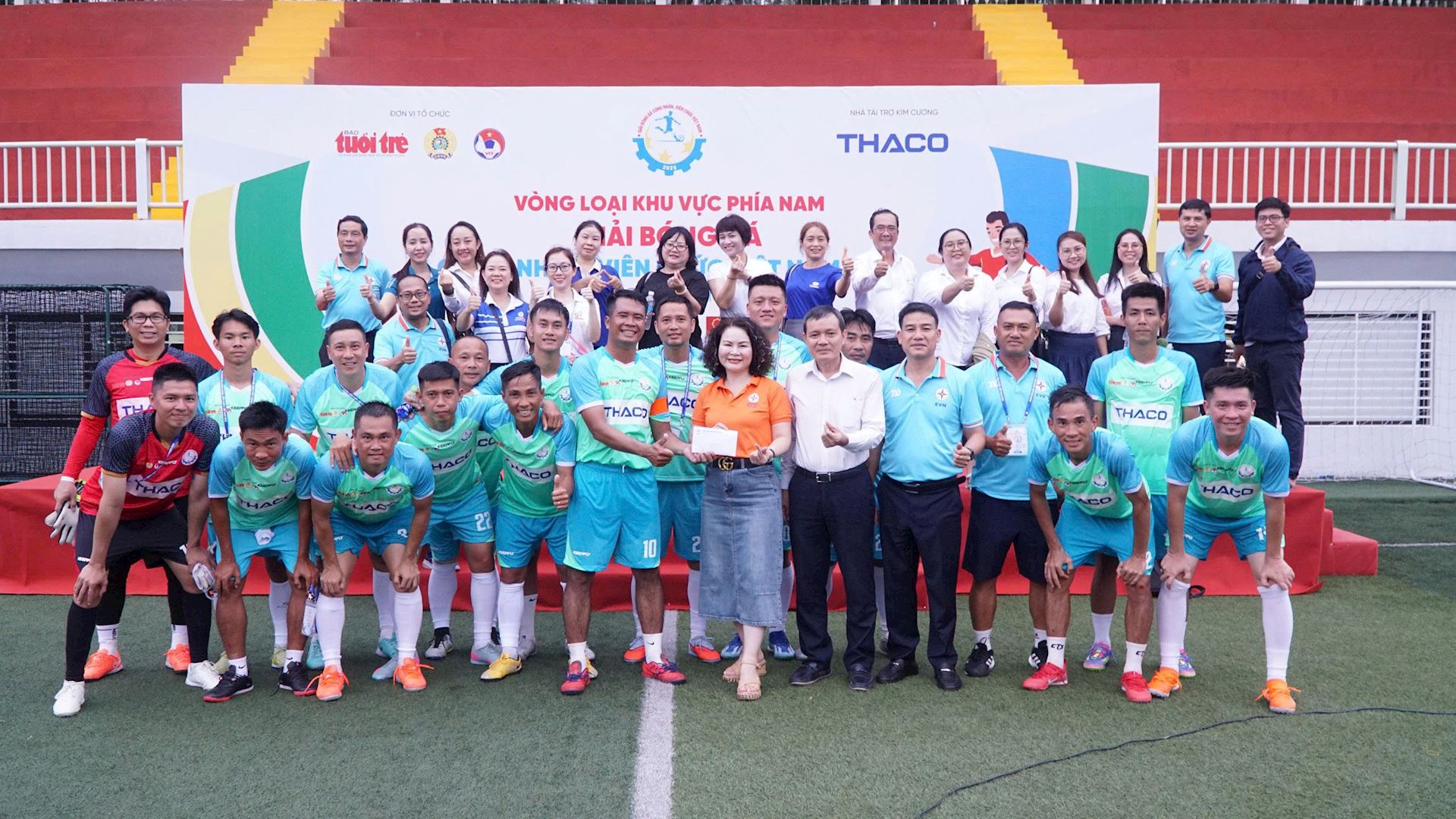 Đội bóng Công đoàn Điện lực Việt Nam kết thúc thi đấu ấn tượng tại Giải bóng đá CNVC Việt Nam 2025 1