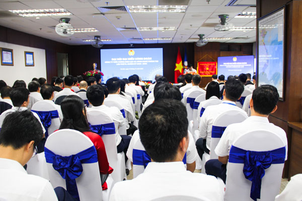 Đổi mới nội dung, phương thức hoạt động công đoàn, lấy người lao động làm trung tâm