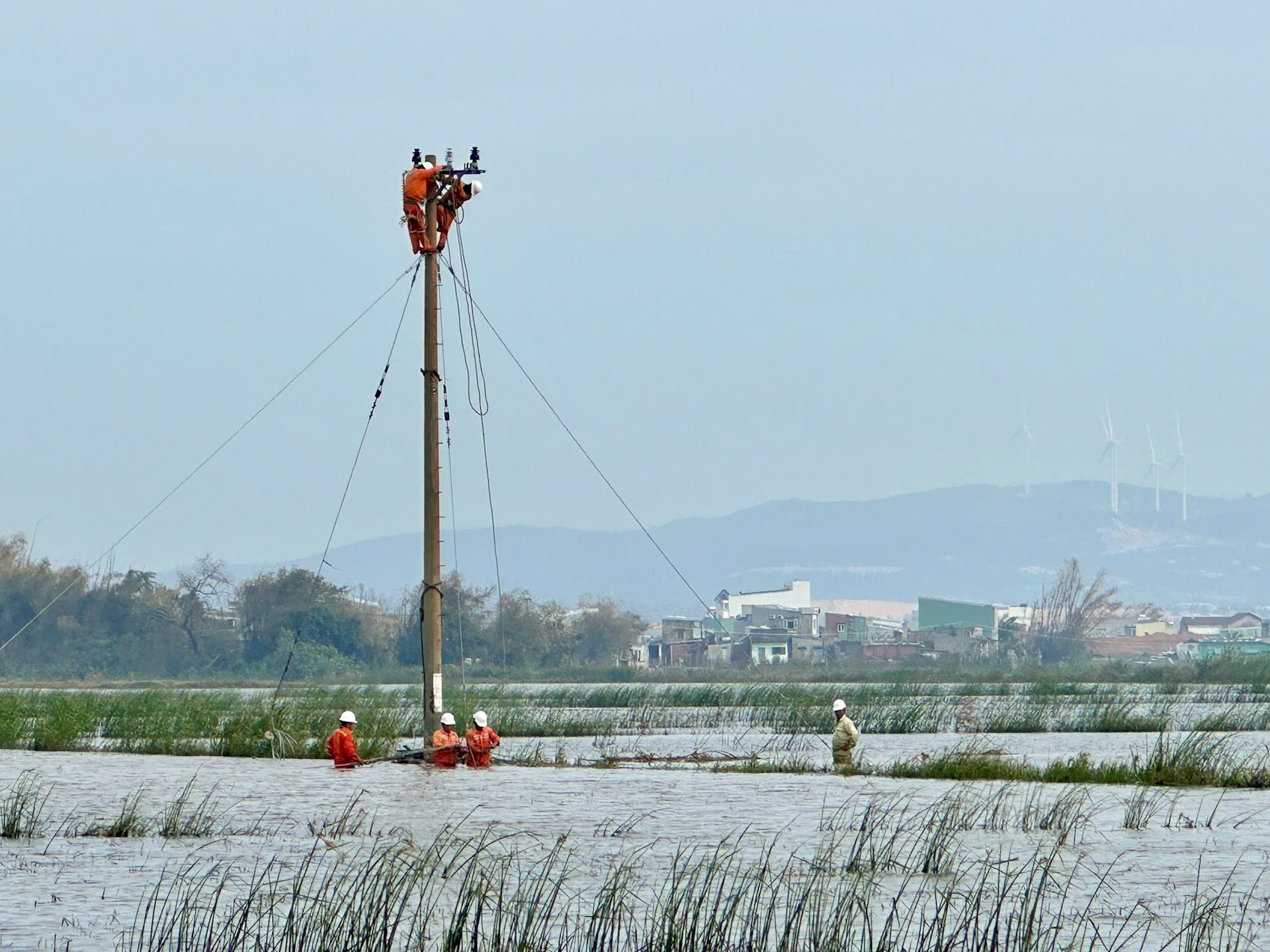 Đội xung kích KHPC – Hành trình nghĩa tình sau mỗi cơn bão  1