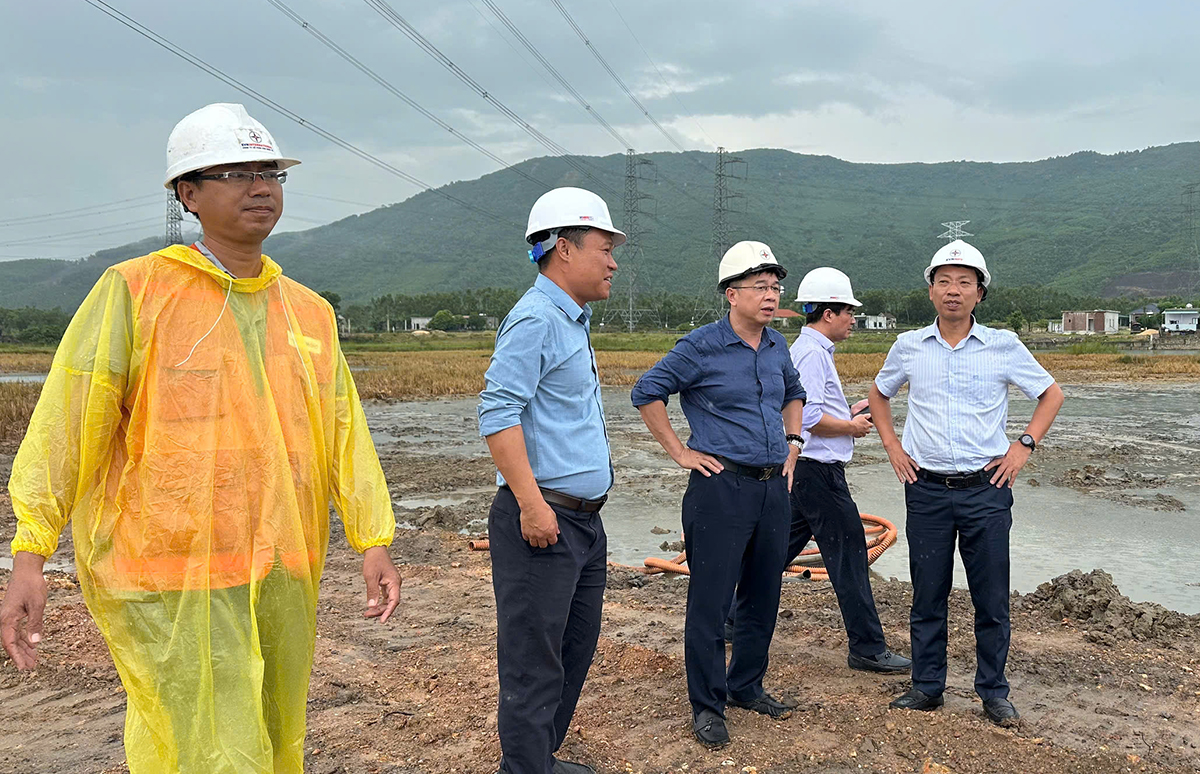 Đôn đốc tiến độ dự án truyền tải điện được Tổng LĐLĐ Việt Nam và EVN phát động thi đua 