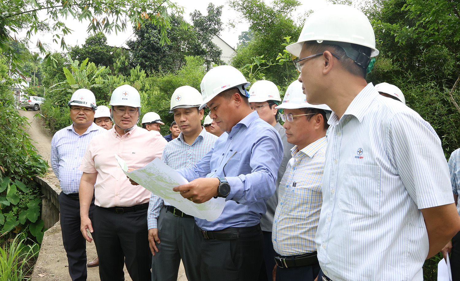 Dồn lực đưa Dự án đường dây 220kV đấu nối Nghĩa Lộ - Việt Trì về đích  1