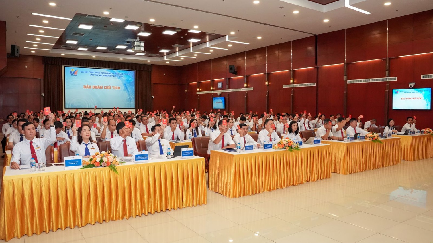 Đồng chí Lê Văn Minh tái đắc cử Chủ tịch Công đoàn EVNHCMC nhiệm kỳ 2025 – 2030