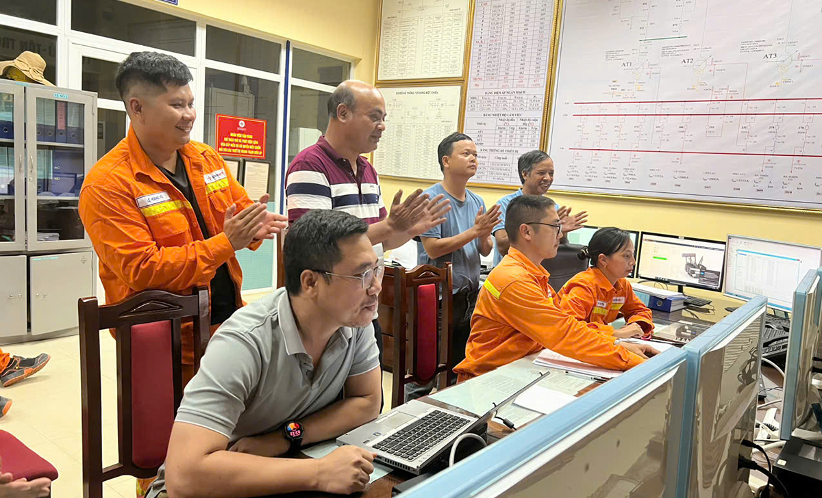 Đóng điện thành công Dự án nâng công suất Trạm biến áp 500kV Việt Trì, thiết thực chào mừng Đại hội Đảng bộ EVN lần thứ IV