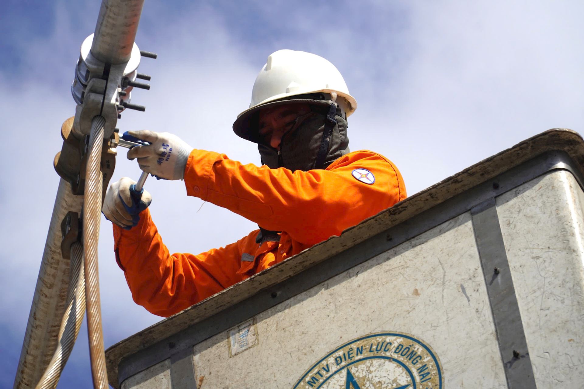 Đóng điện thành công, đưa vào vận hành máy 2 trạm biến áp 110kV sân bay Long Thành 6