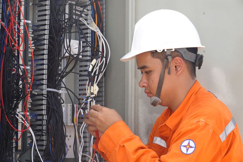 Đóng điện thành công, đưa vào vận hành máy 2 trạm biến áp 110kV sân bay Long Thành 7