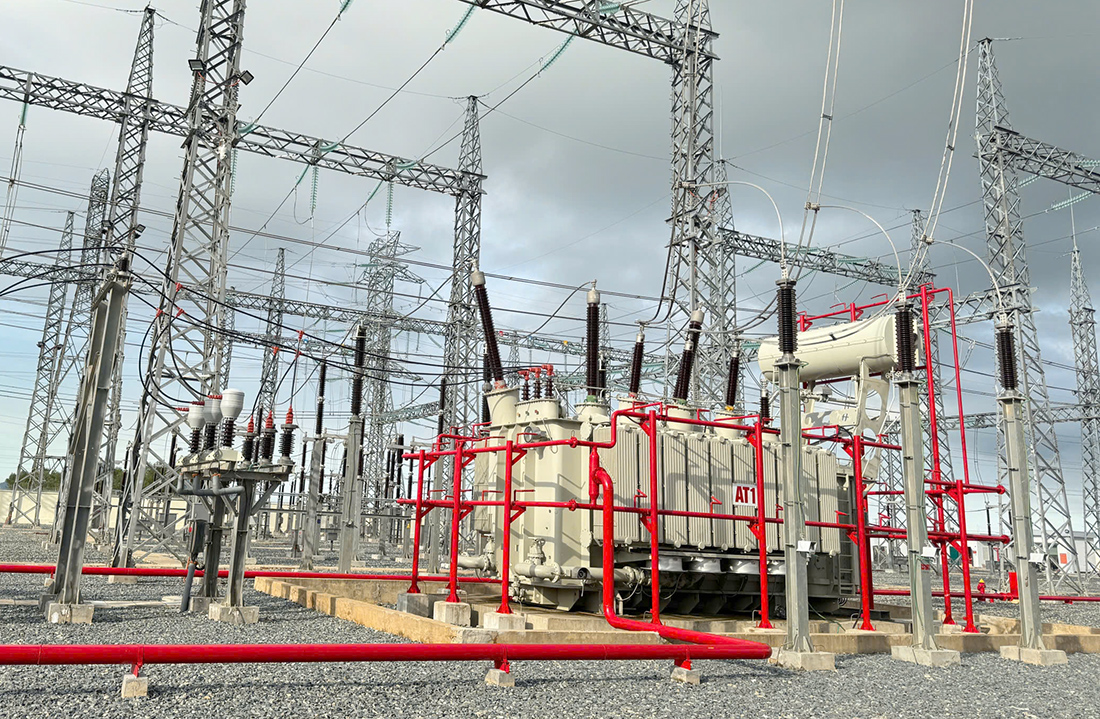 Đóng điện thành công Trạm biến áp 220kV Vũng Áng thuộc Dự án TBA 220kV Vũng Áng và đấu nối - Công trình đăng ký gắn biển chào mừng Đại hội Đảng bộ Chính phủ lần thứ I 1