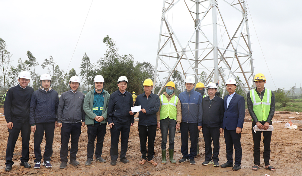 Động viên các đơn vị tham gia Dự án Trạm biến áp 220kV Vũng Áng và đấu nối hoàn thành trong tháng 4/2025 2