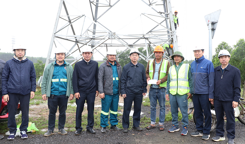 Động viên các đơn vị tham gia Dự án Trạm biến áp 220kV Vũng Áng và đấu nối hoàn thành trong tháng 4/2025 3