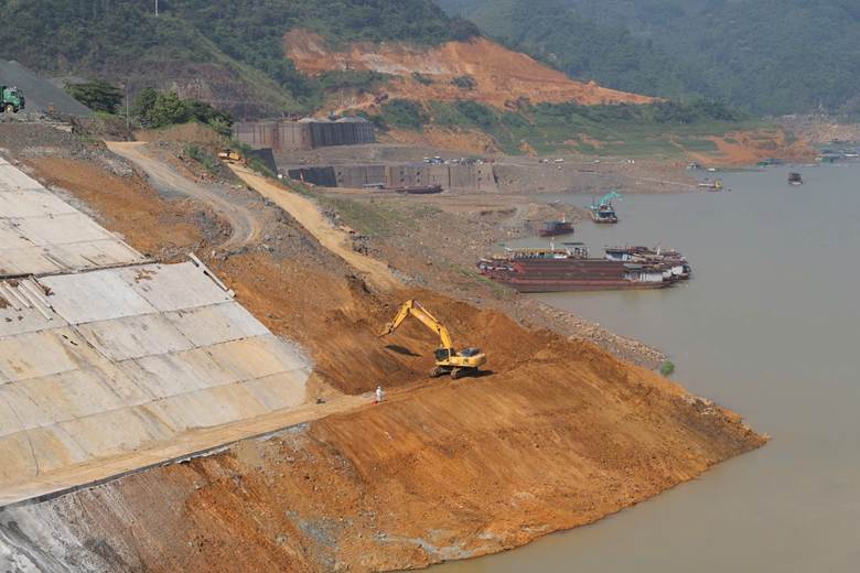 Dự án Thủy điện Hòa Bình mở rộng: Hoàn thành tháo dỡ đê quây, cán mốc tiến độ then chốt