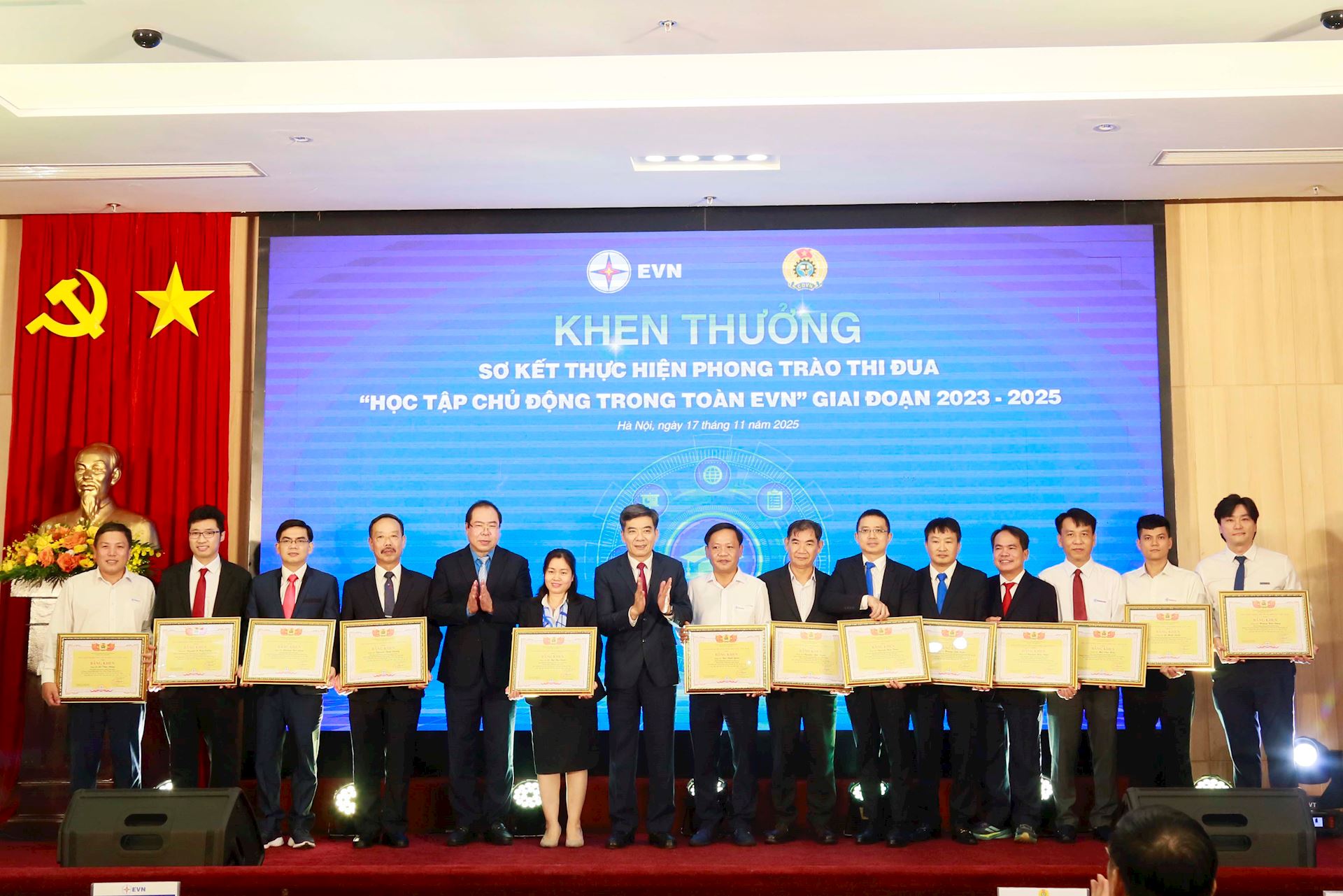 EVN khen thưởng 8 tập thể, 26 cá nhân và biểu dương 33 Giảng viên nội bộ giỏi năm 2025 5