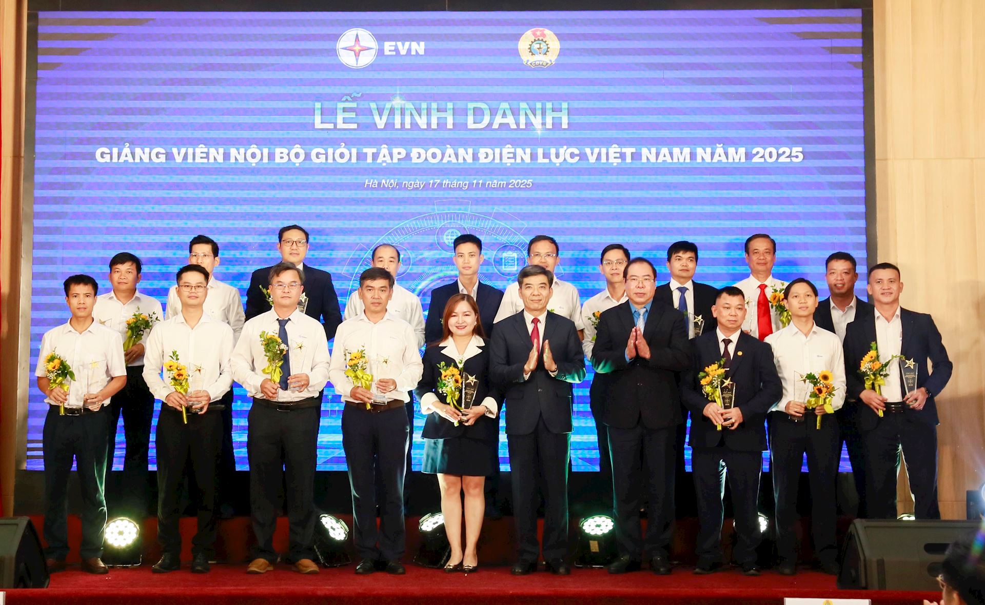 EVN khen thưởng 8 tập thể, 26 cá nhân và biểu dương 33 Giảng viên nội bộ giỏi năm 2025 7