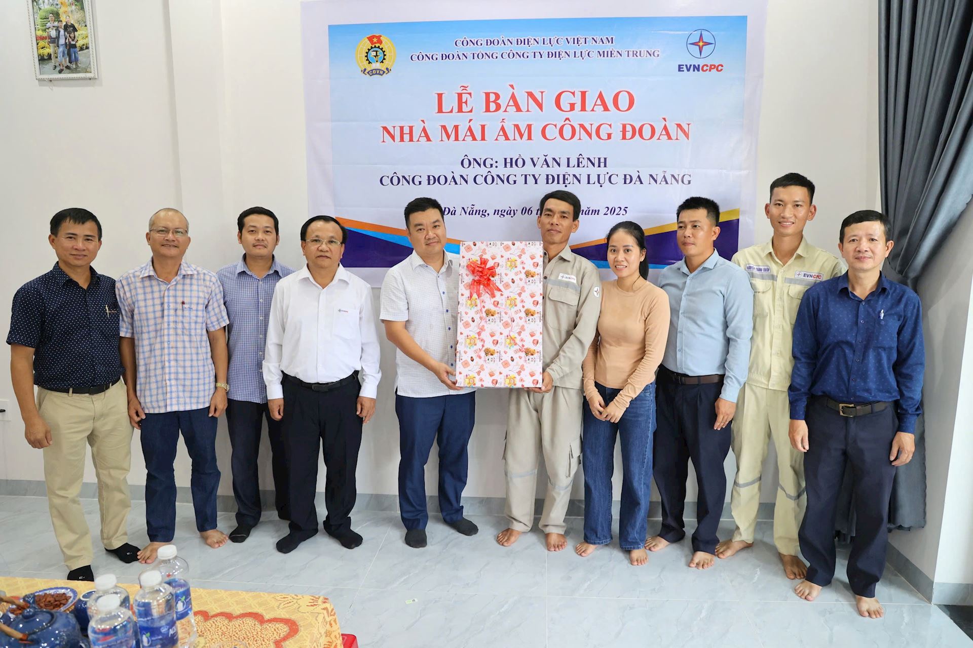 EVNCPC trao tặng “Mái ấm Công đoàn” cho hai đoàn viên có hoàn cảnh khó khăn 5