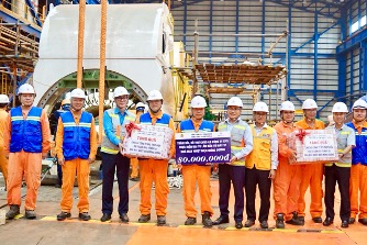 EVNGENCO3: TIẾP SỨC NGƯỜI LAO ĐỘNG TRÊN CÔNG TRƯỜNG ĐẠI TU TỔ MÁY S1 1